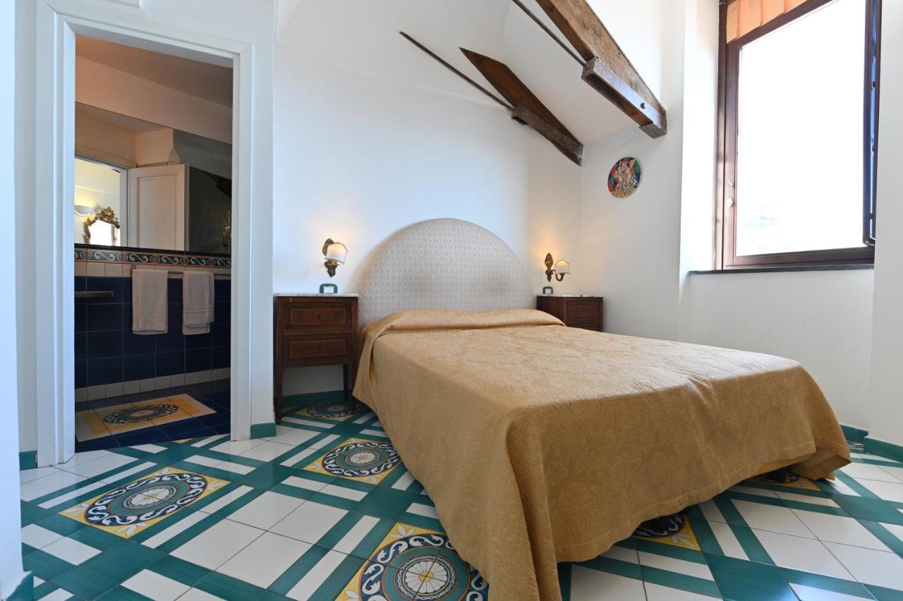 Hotel Croce Di Амальфі Екстер'єр фото